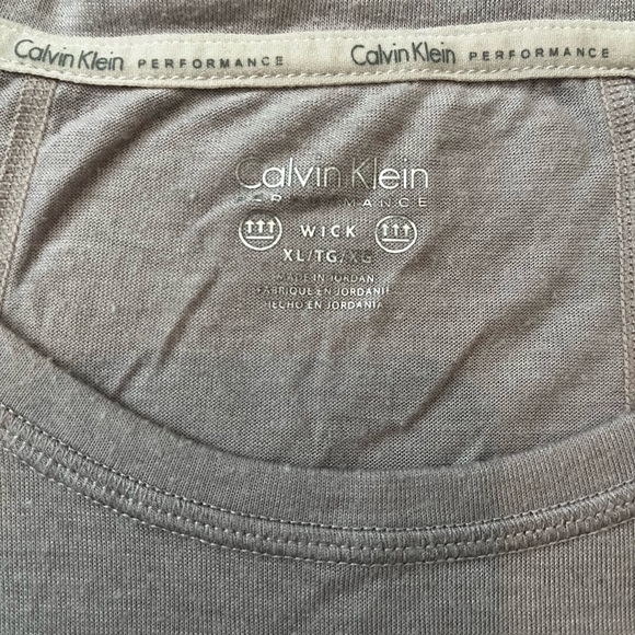 Calvin Klein performance tank - Picture 3 of 3